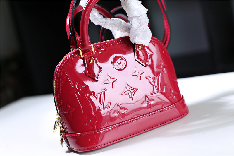 I W Fashion Lu-Vi bags - 8305