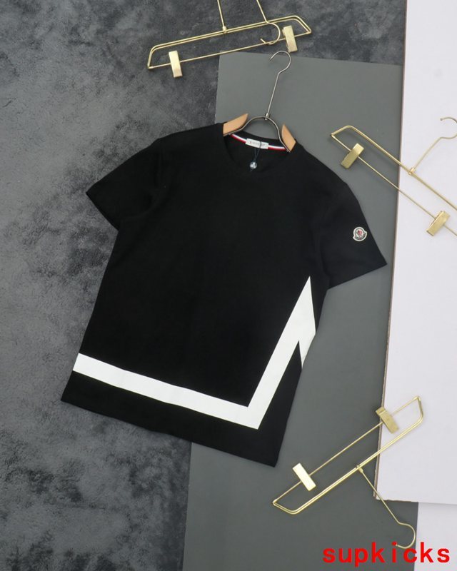 Moncler Luxury Cloth