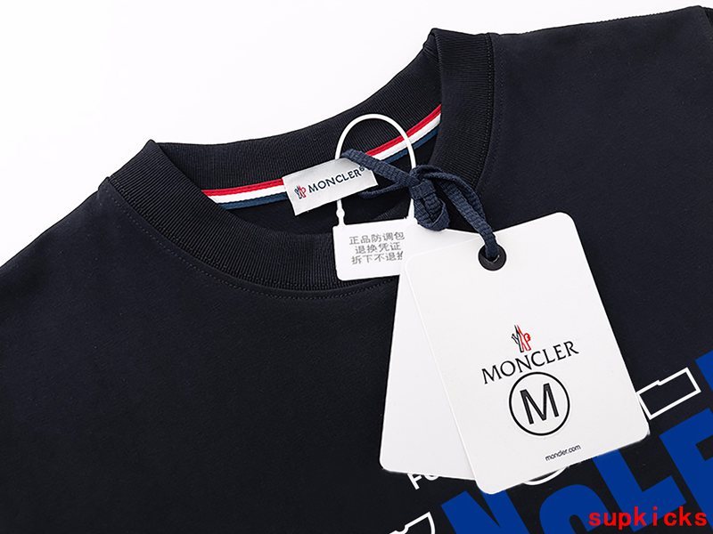 Moncler Luxury Cloth