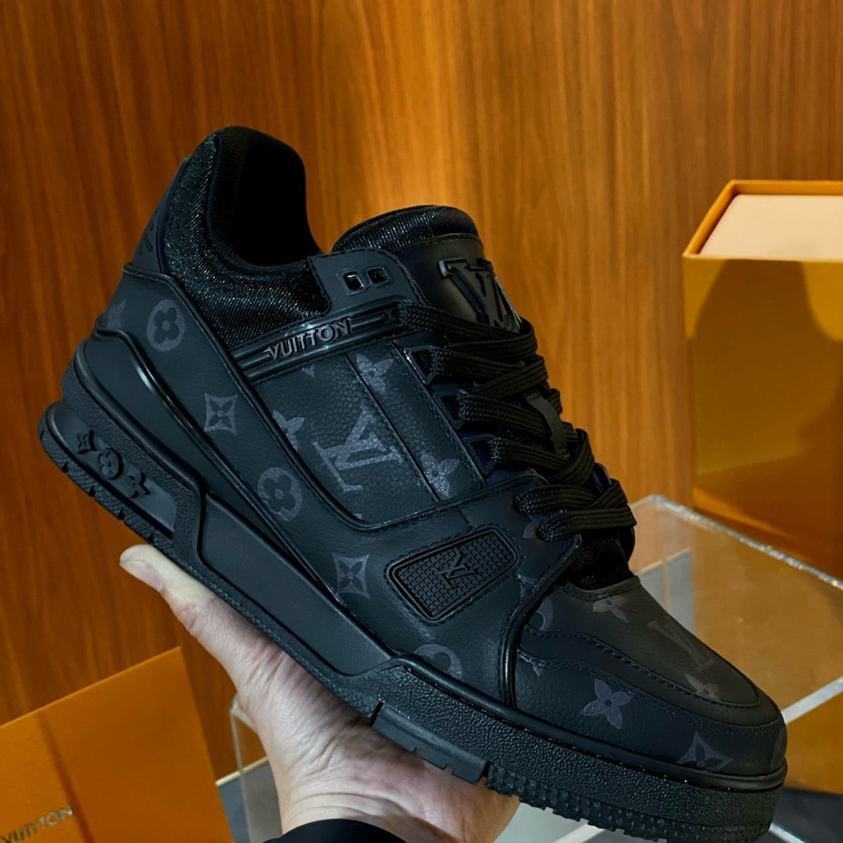 LOU TRAINERS