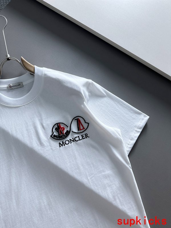 Moncler Luxury Cloth