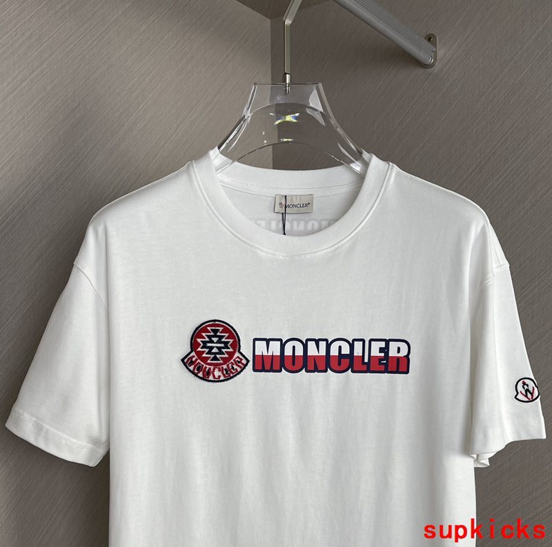 Moncler Luxury Cloth