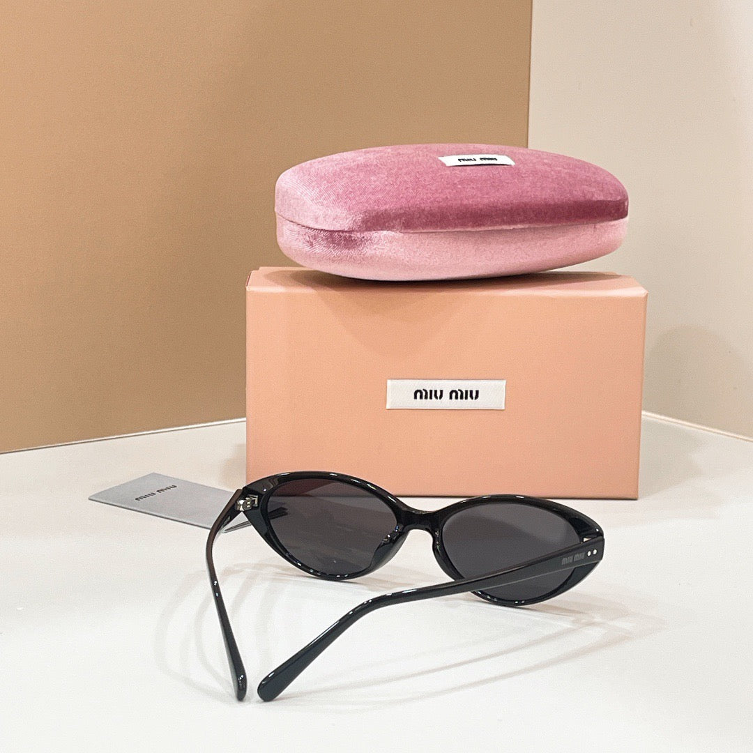MIU M SUNGLASSES