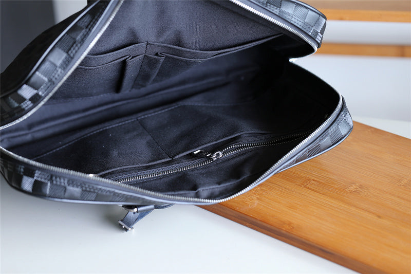 I W Fashion Lu-Vi bags - 9850