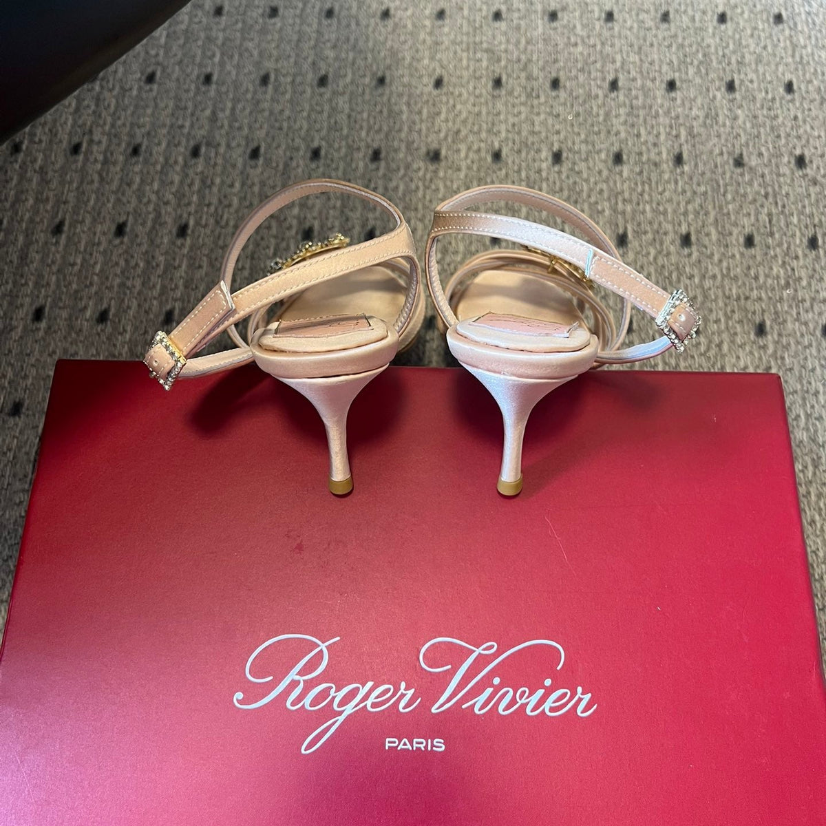 ROGER V HEELS