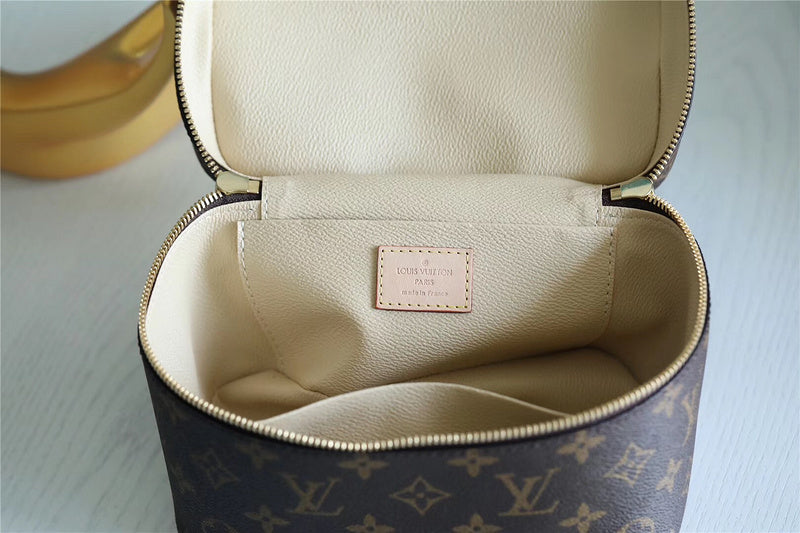 I W Fashion Lu-Vi bags - 8002