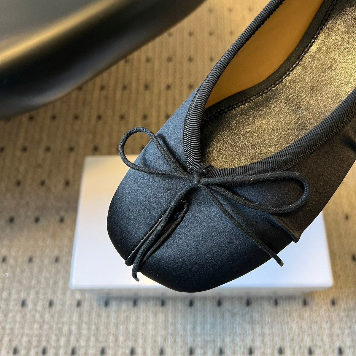 MAISON M TABI BALLET FLATS