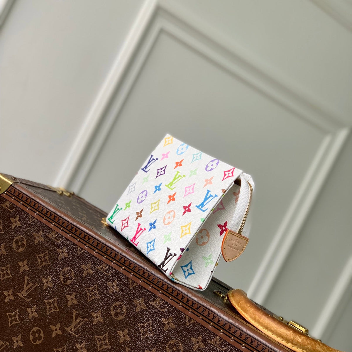LOU x MURAKAMI 19 TOILETRY POUCH
