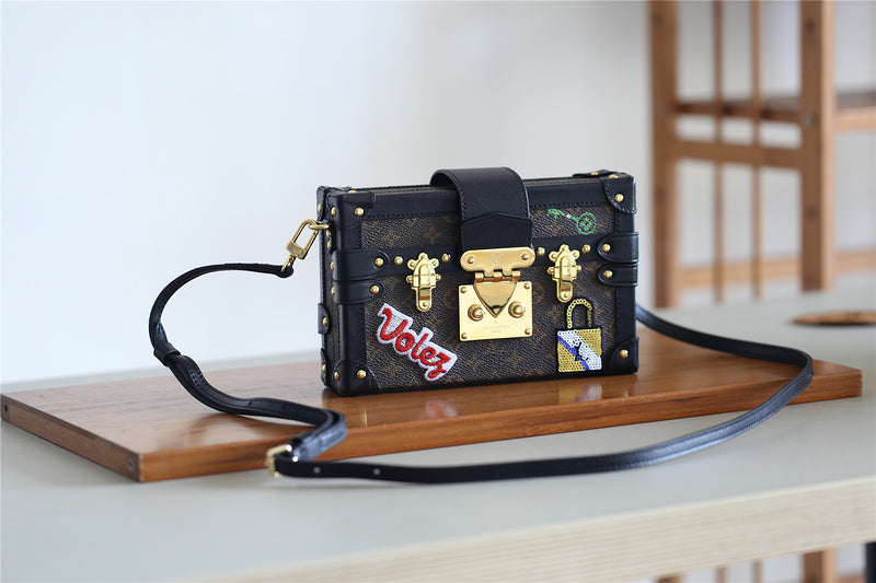 I W Fashion Lu-Vi bags - 8215