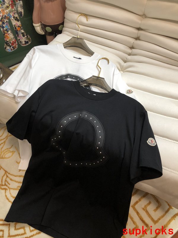 Moncler Luxury Cloth