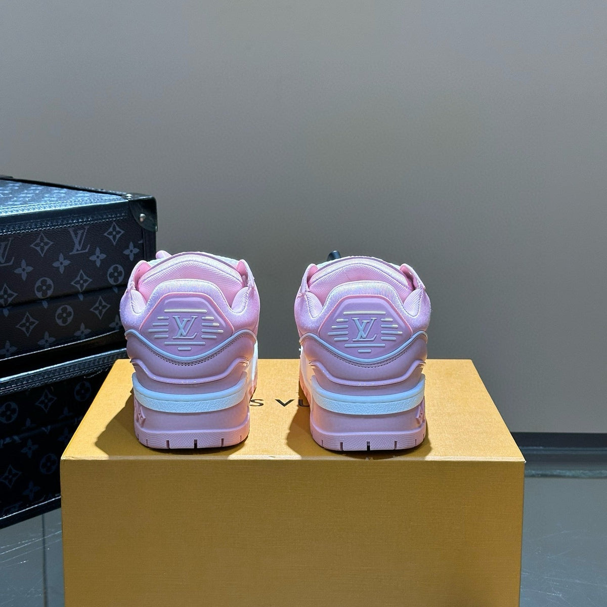 LOU TRAINERS