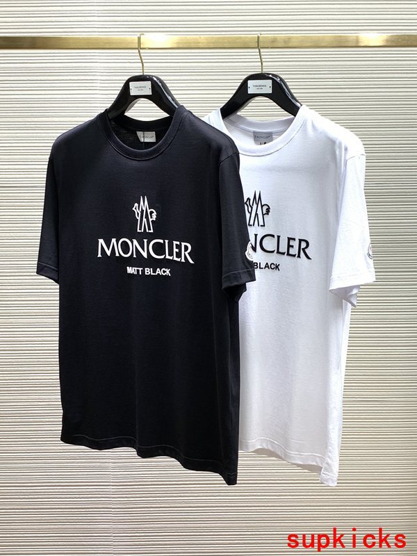Moncler Luxury Cloth