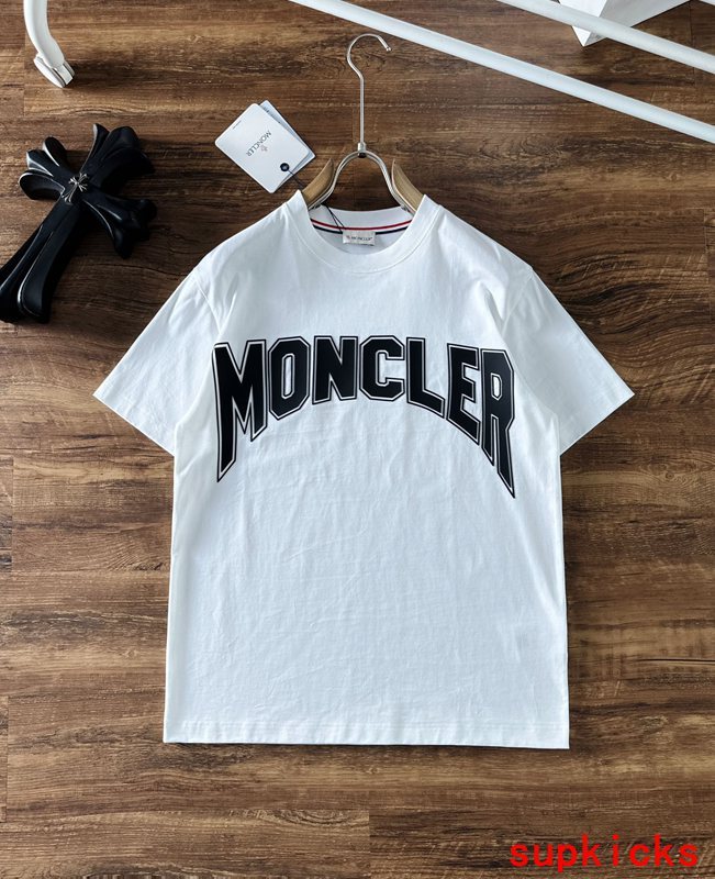 Moncler Luxury Cloth