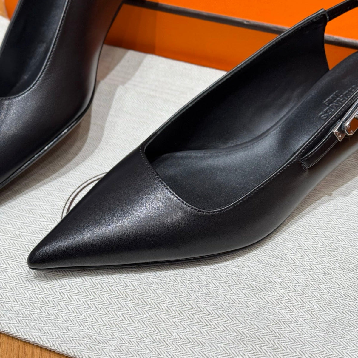 HERM LOVER 40 PUMPS
