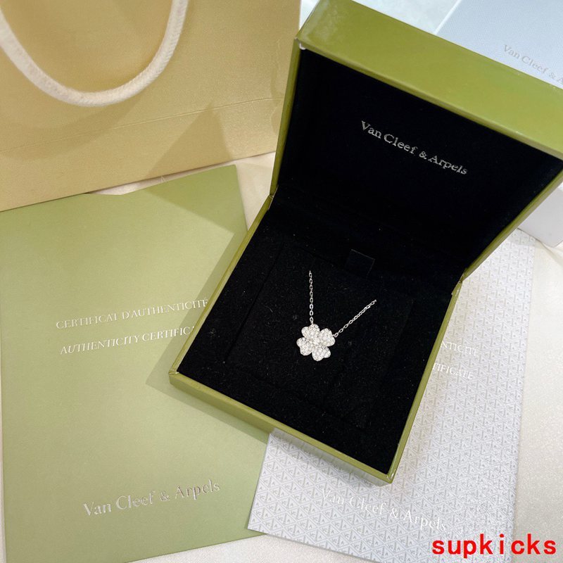 Van Cleef & Arples Jewelry
