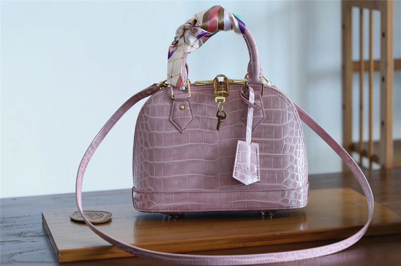 I W Fashion Lu-Vi bags - 8290