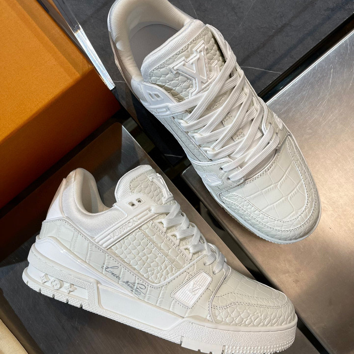 LOU TRAINERS
