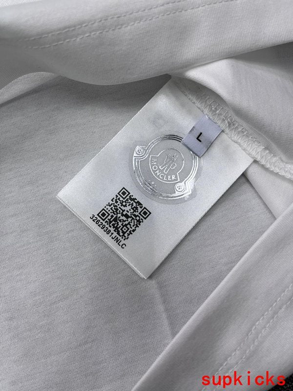 Moncler Luxury Cloth