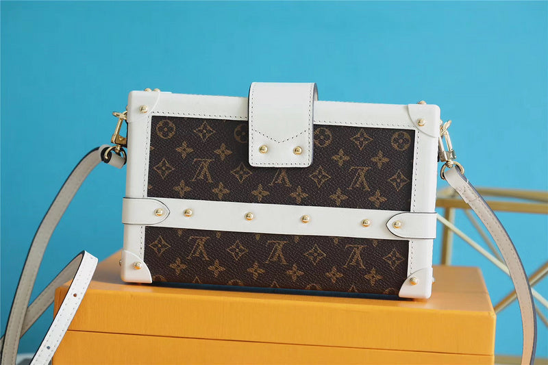 I W Fashion Lu-Vi bags - 8206