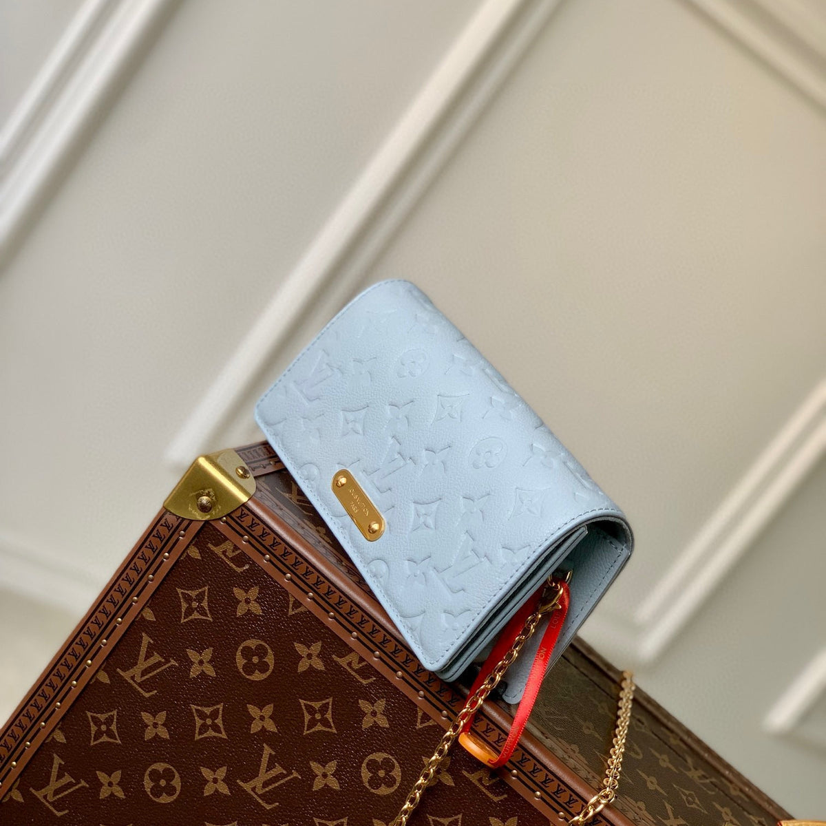 LOU LILY WALLET ON CHAIN