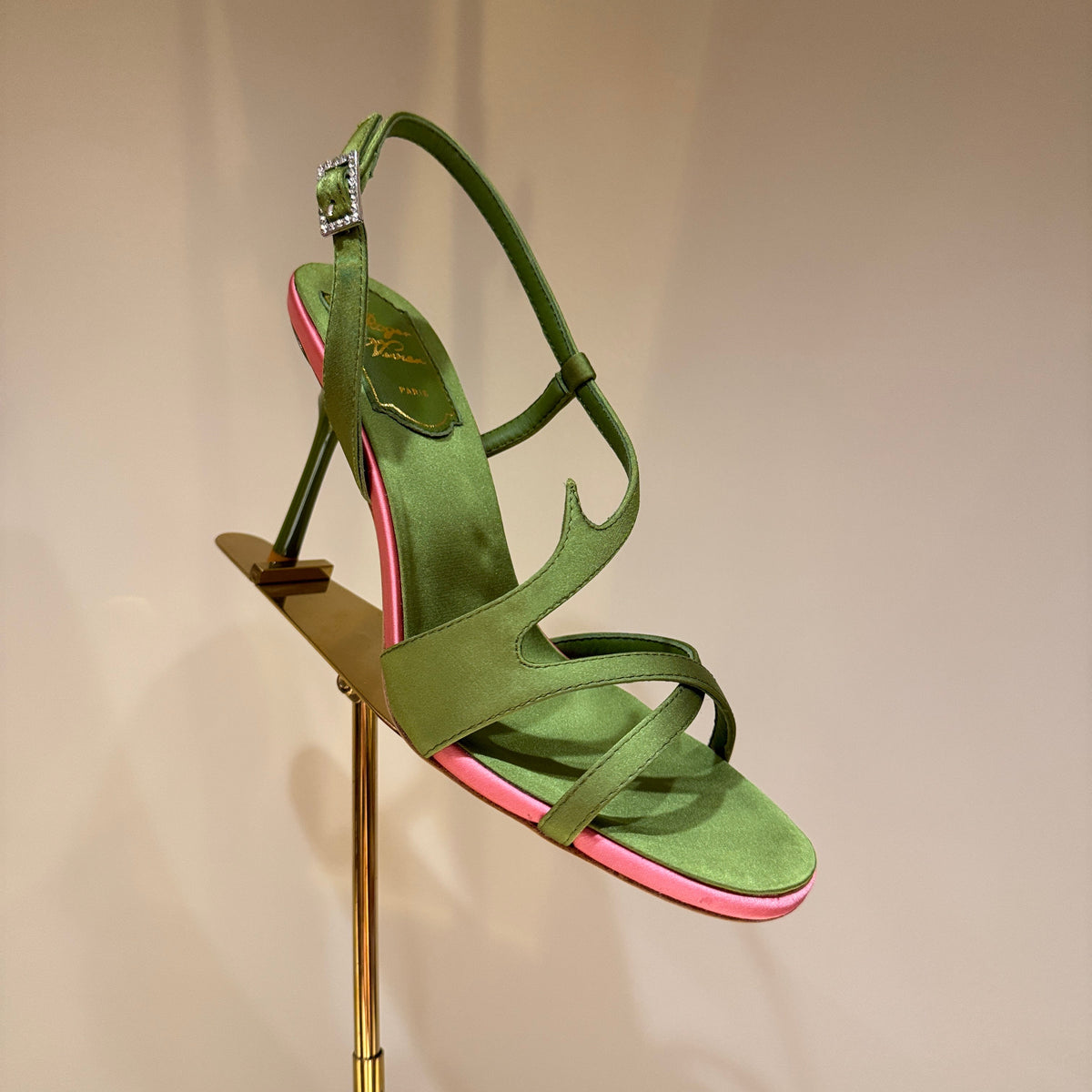 ROGER V HEELS