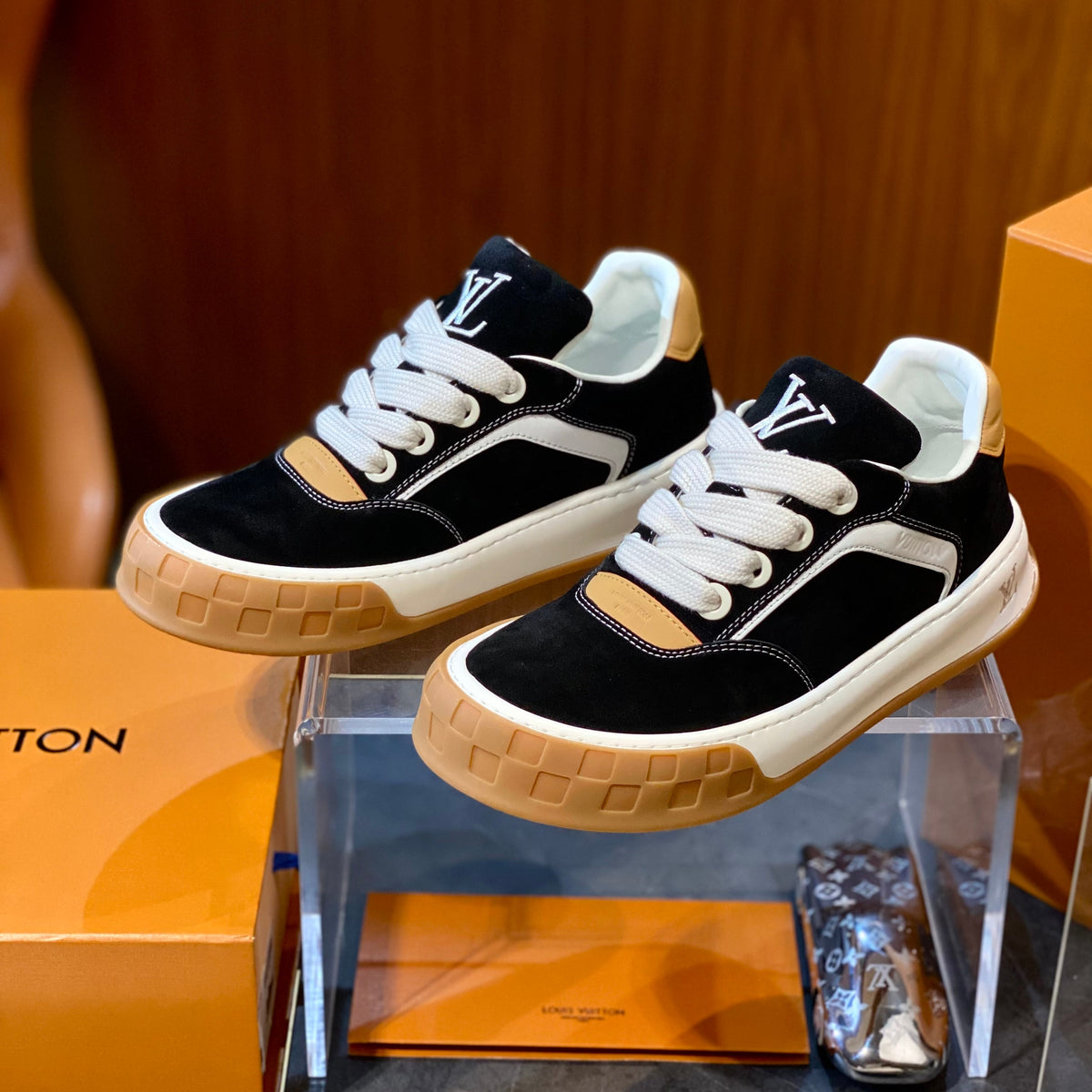 LOU TILTED SNEAKERS