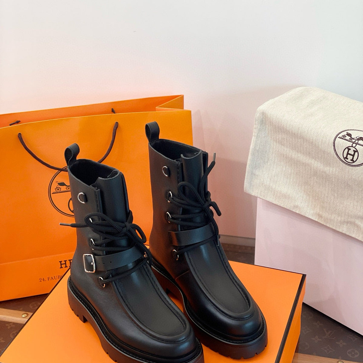 HERM LAND BOOTS