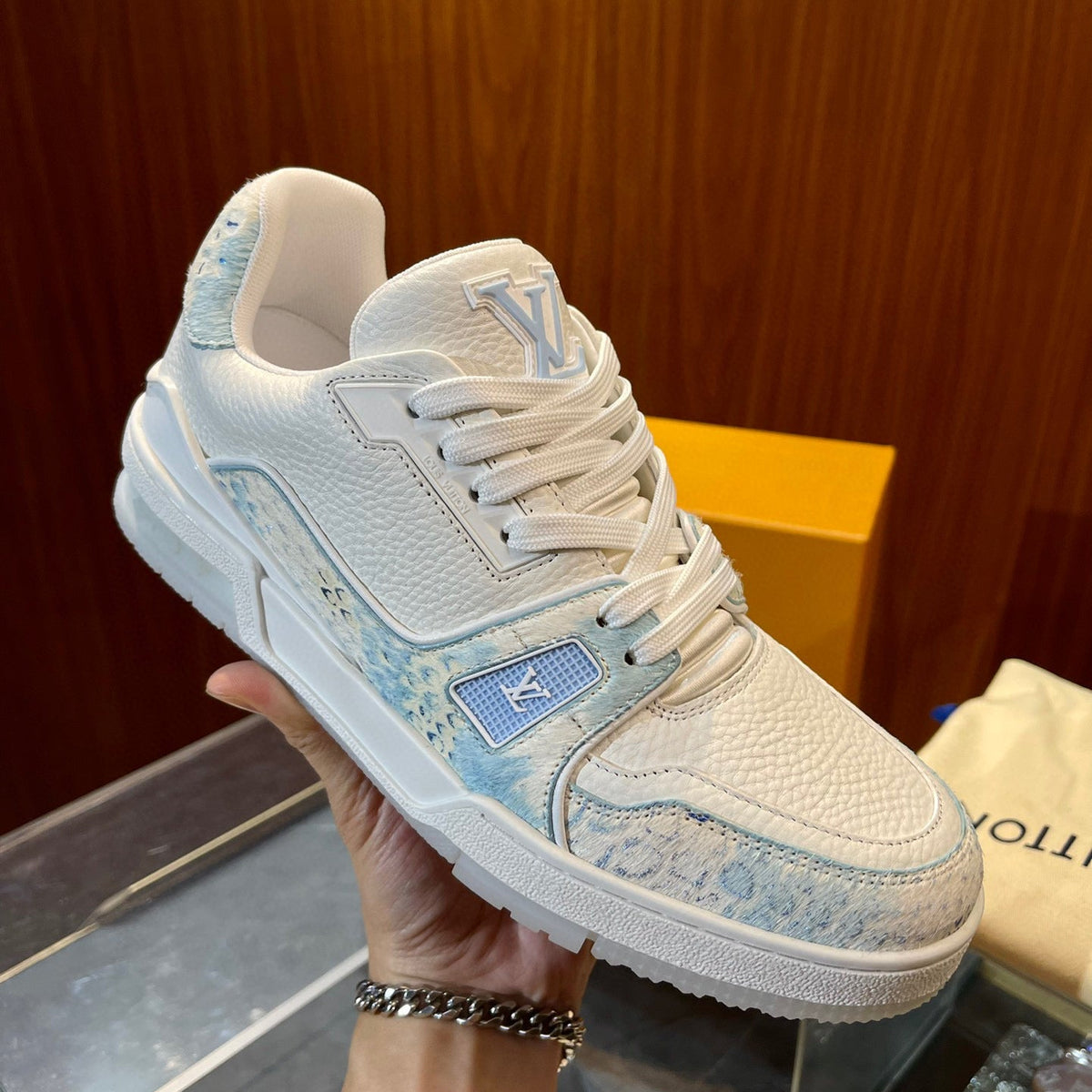 LOU TRAINERS
