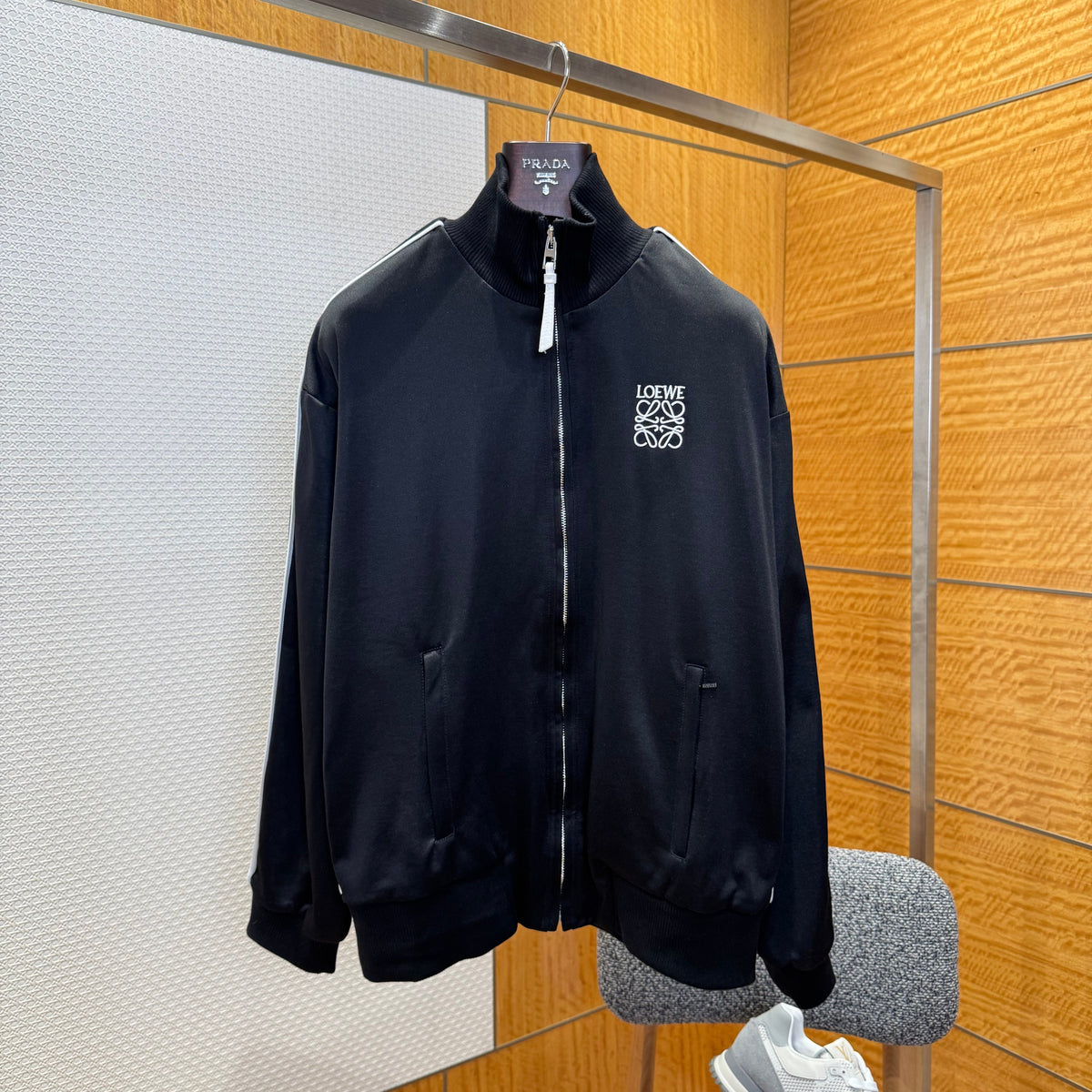 LOEW BOMBER