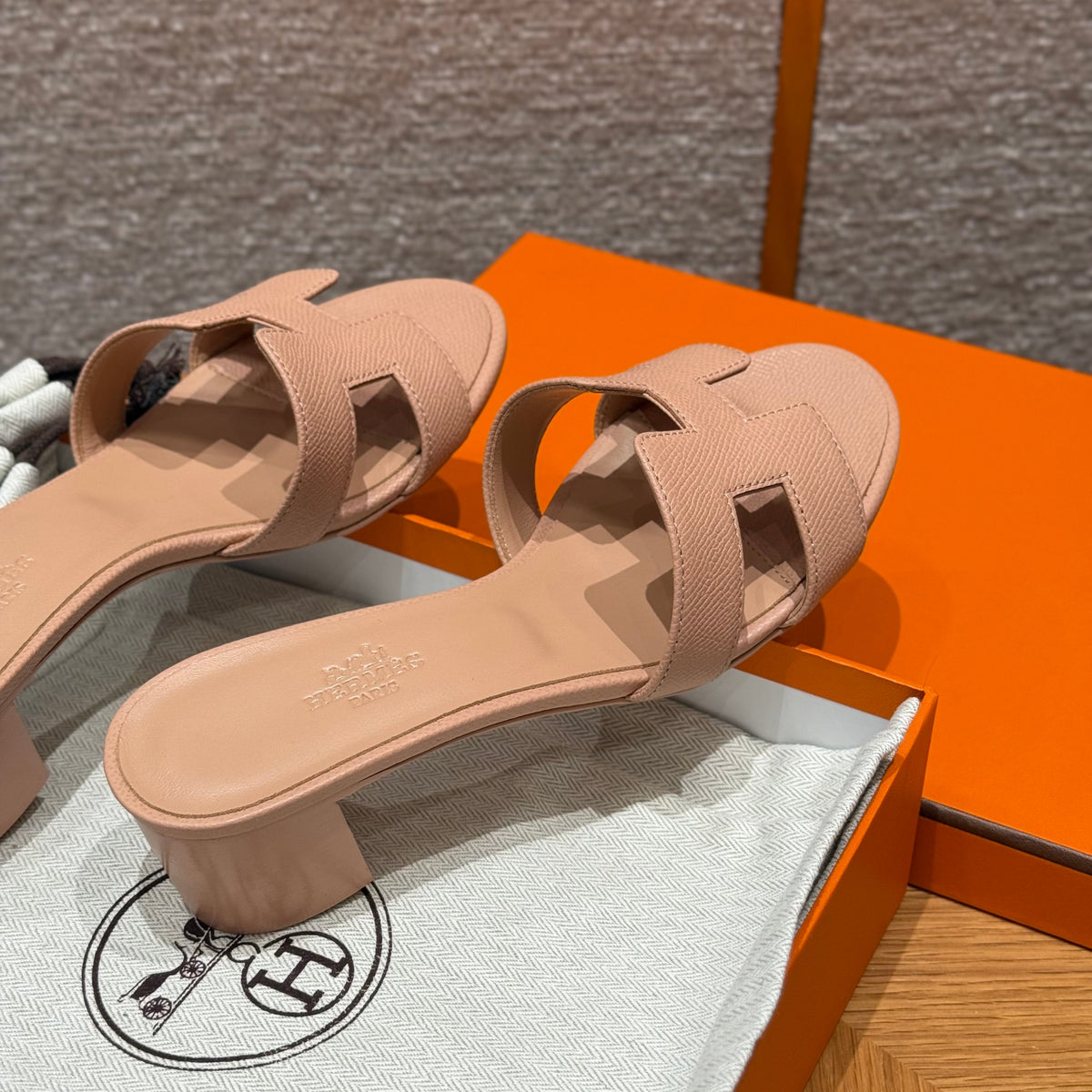 HERM OASIS SANDALS