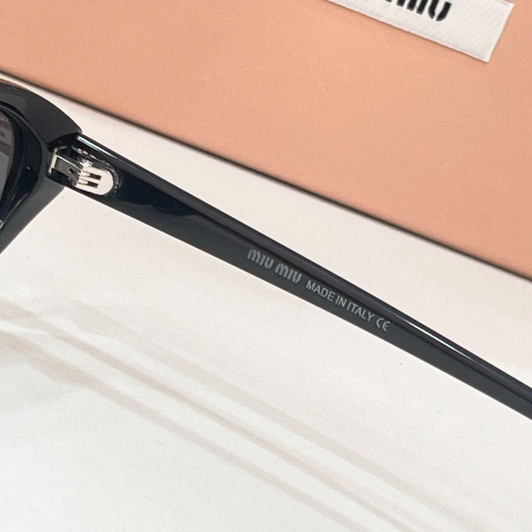 MIU M SUNGLASSES