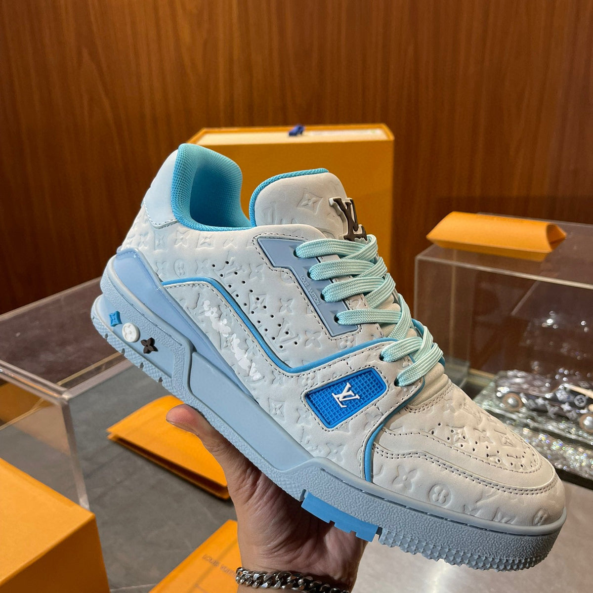 LOU TRAINERS