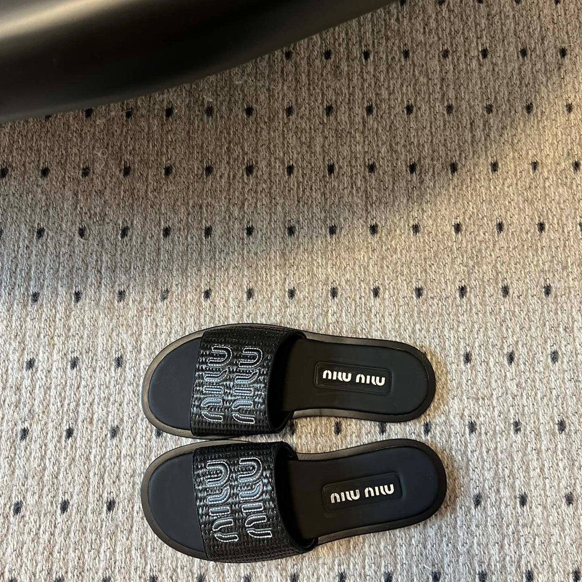 MIU M SLIDES
