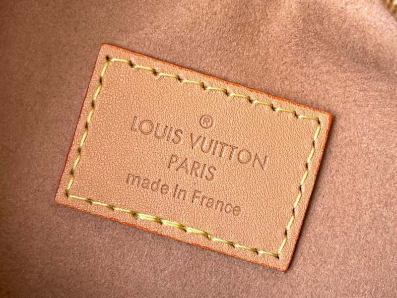 I W Fashion Lu-Vi bags - 17080