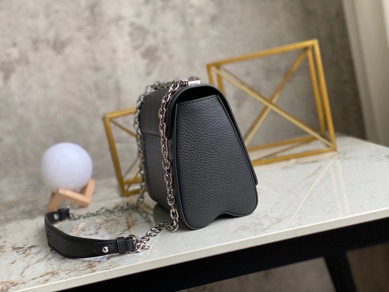I W Fashion Lu-Vi bags - 17501