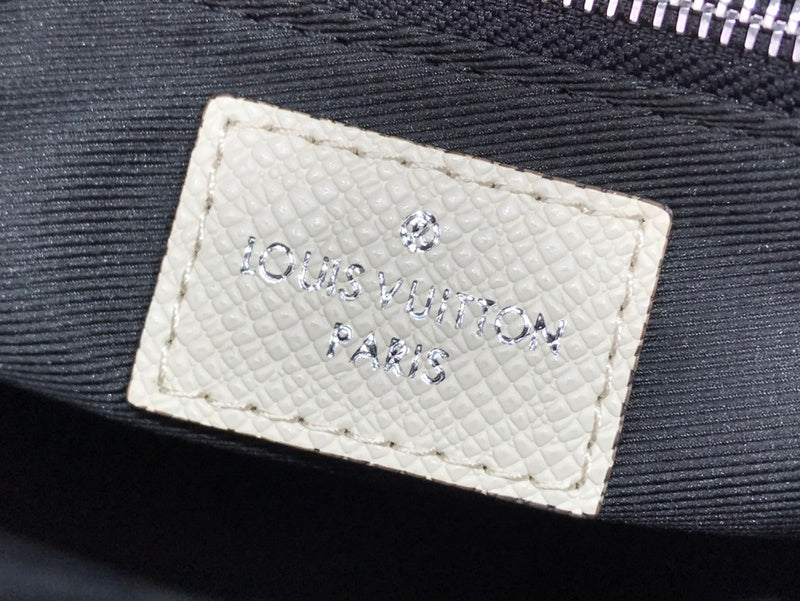 I W Fashion Lu-Vi bags - 17346
