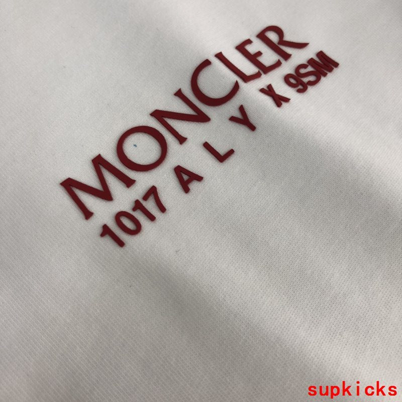 Moncler Luxury Cloth