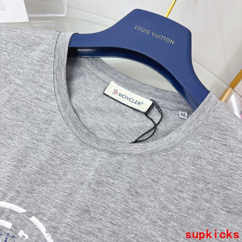 Moncler Luxury Cloth