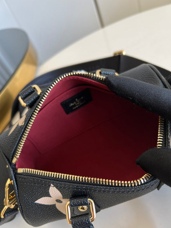 I W Fashion Lu-Vi bags - 17201