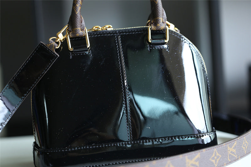 I W Fashion Lu-Vi bags - 8283