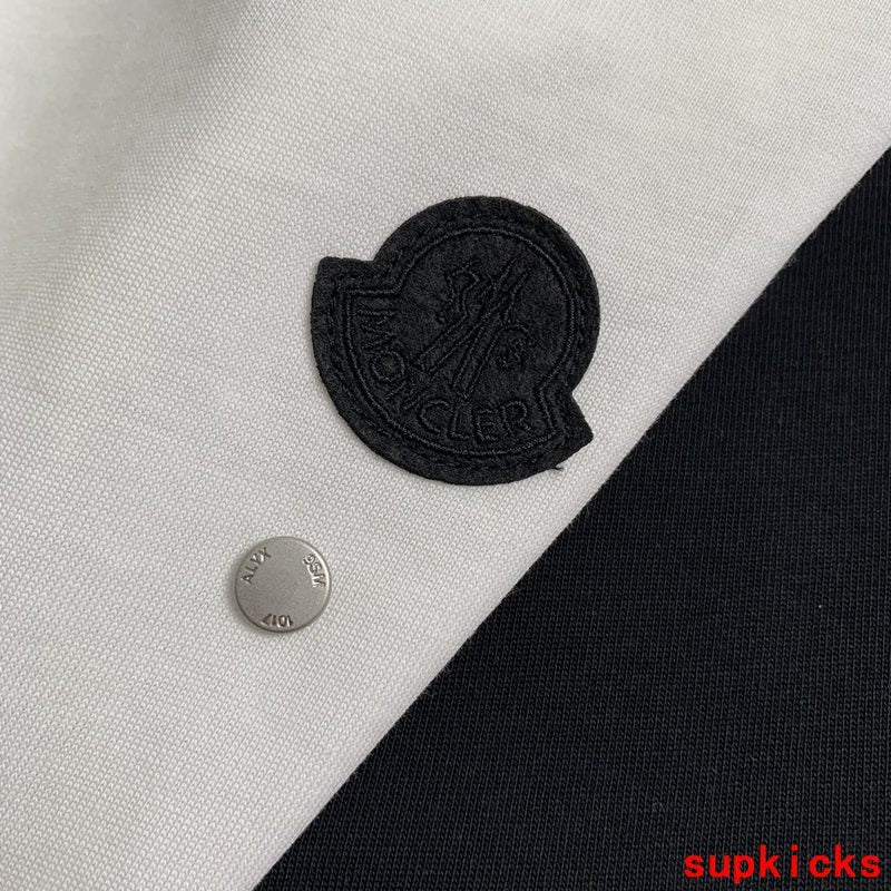 Moncler Luxury Cloth