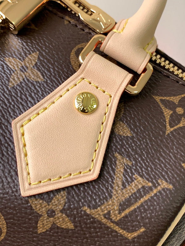 I W Fashion Lu-Vi Bags - 16874