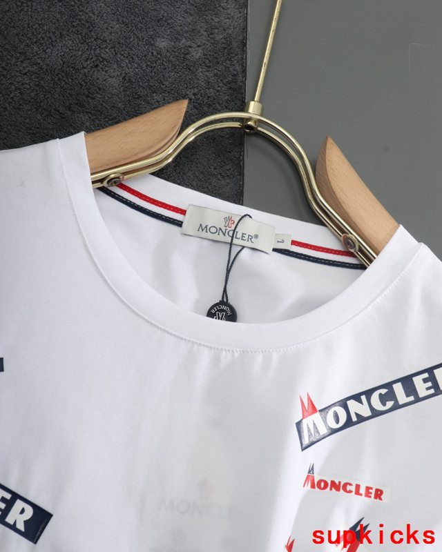 Moncler Luxury Cloth