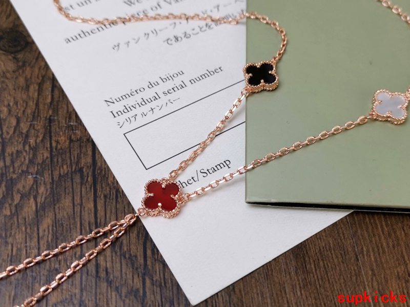 Van Cleef & Arples Jewelry