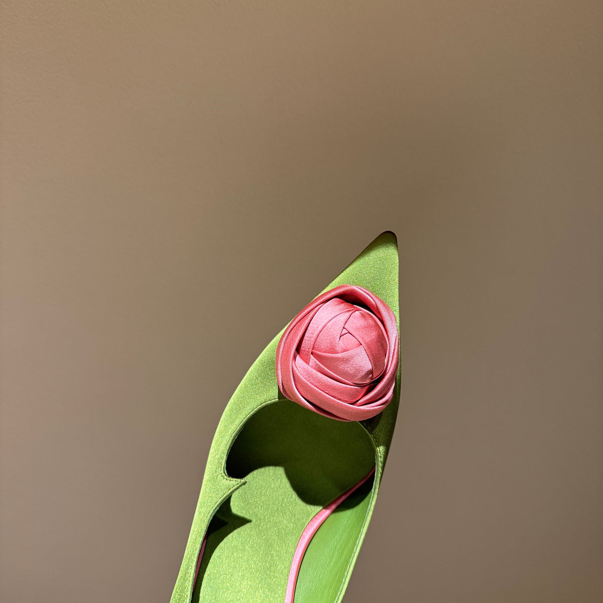ROGER V HEELS