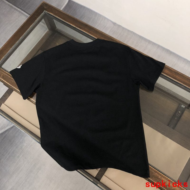 Moncler Luxury Cloth