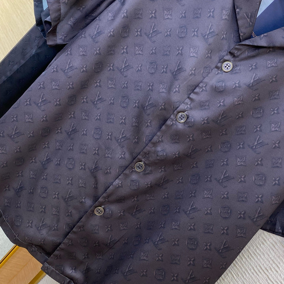 LOU SHIRT