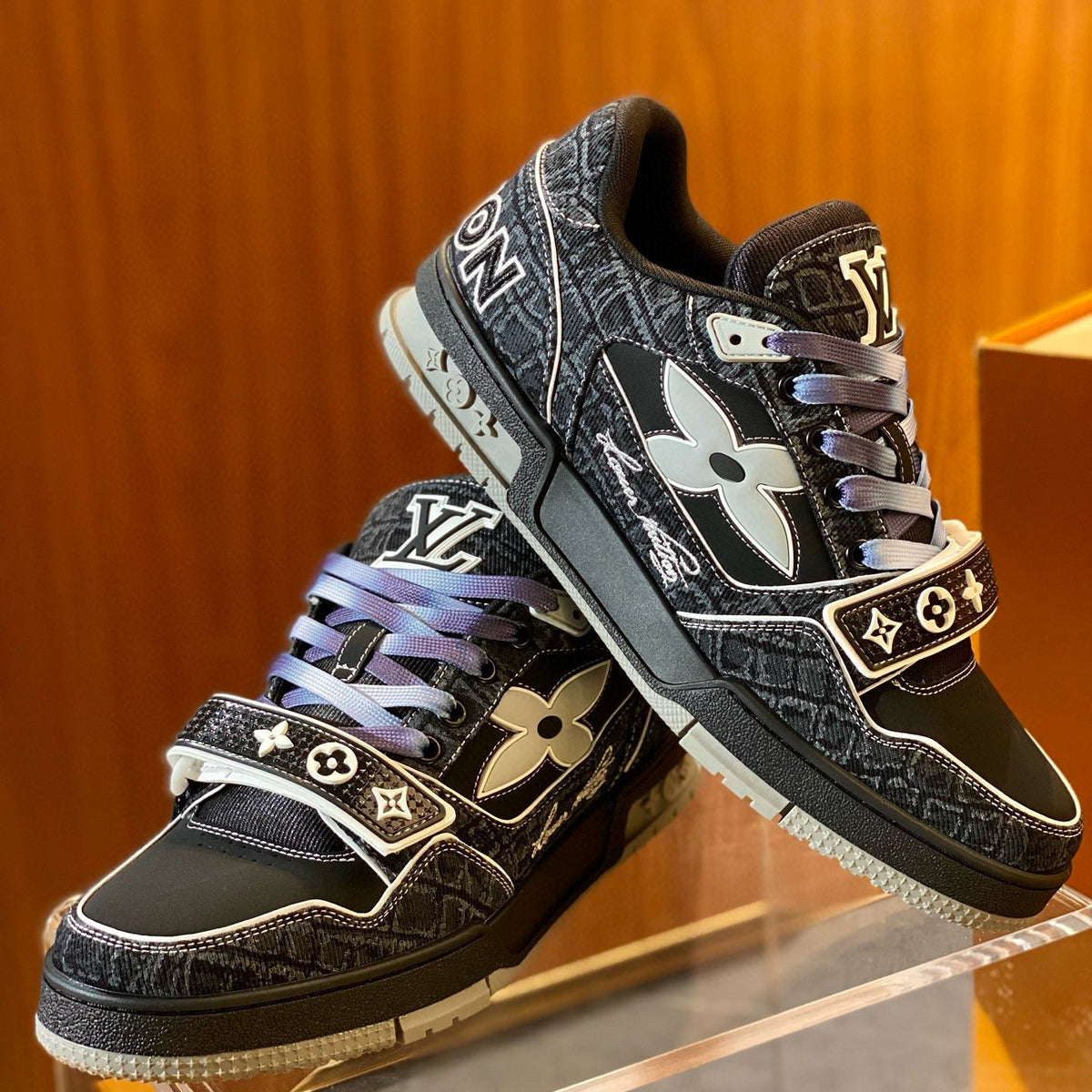 LOU TRAINERS