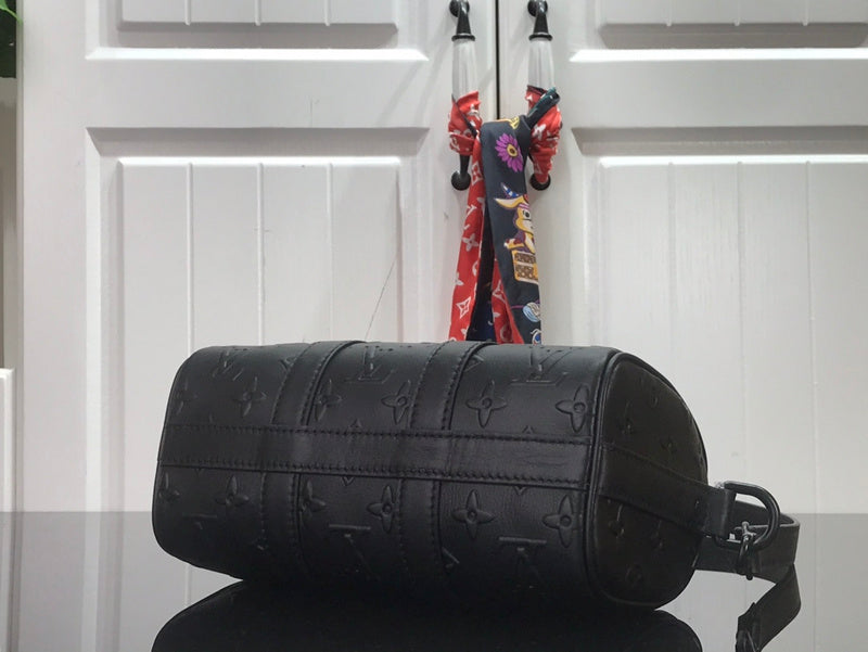 I W Fashion Lu-Vi bags - 17418