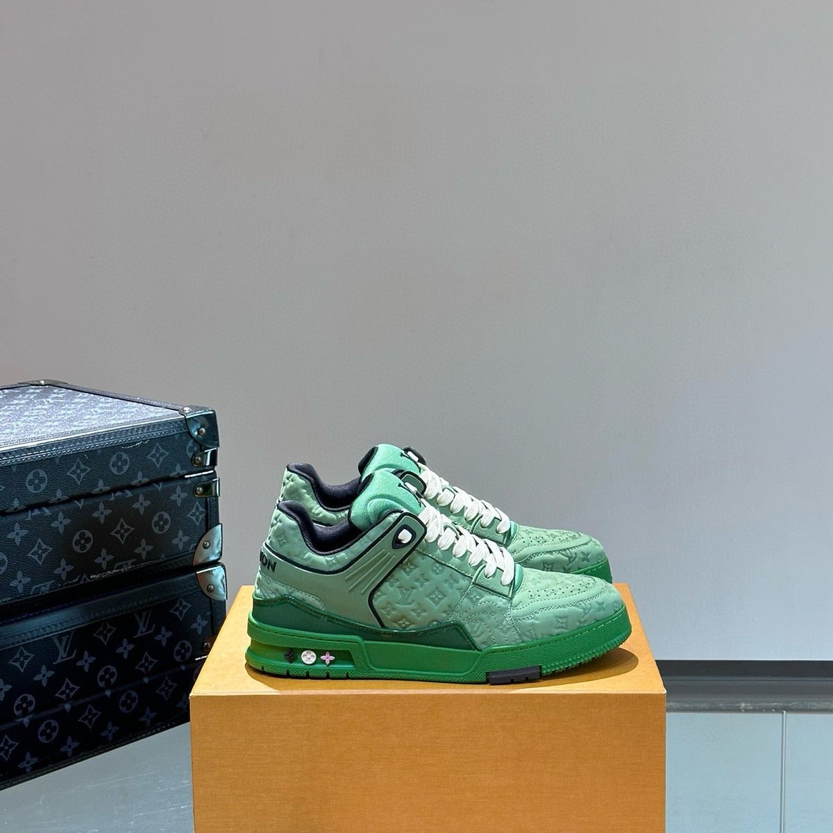 LOU TRAINERS